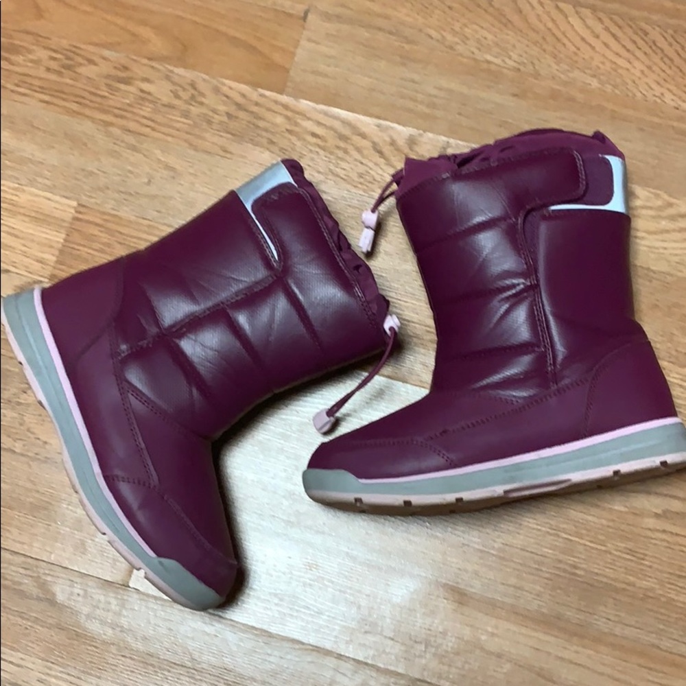 Boots - Picture 2 of 3